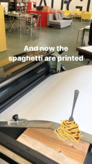 Spaghetti 

#spaghetti #pastaalpomodoro #poster #posterdesign #posterprint #letterpress #woodtype #movabletype #caratterimobili #bleisatz #lacucinaitaliana